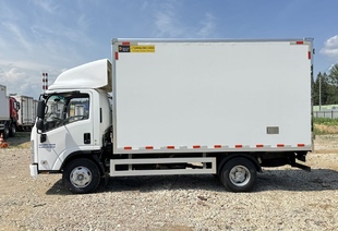 ISUZU KV100 (МРМ 3,5т) ИЗОТЕРМИЧЕСКИЙ ФУРГОН 4,2м С/П 50мм